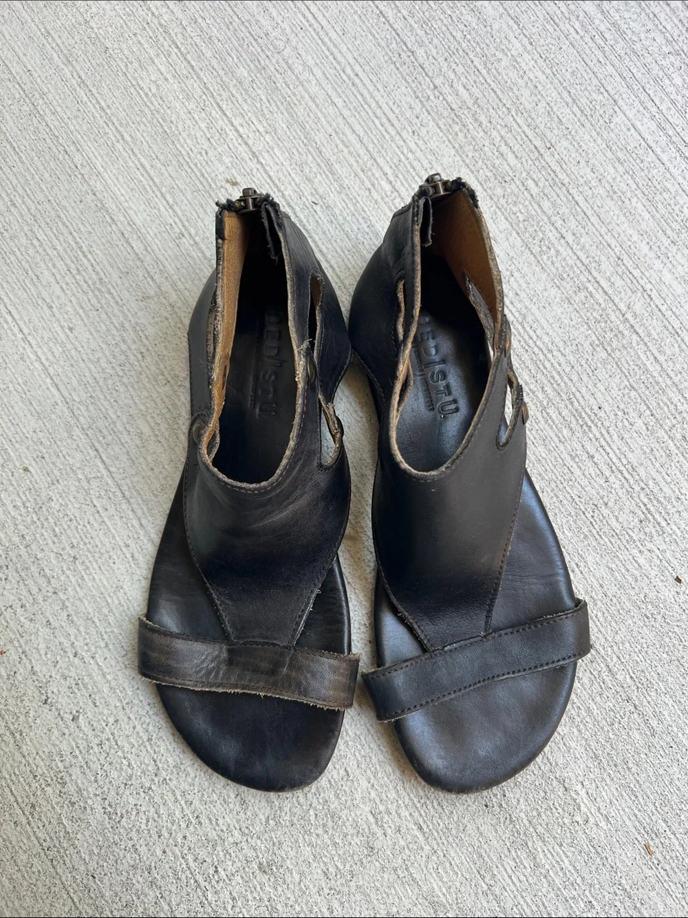 Bed Stu Black Distressed Leather Cutout Minimalist Open-Toe Flat Sandals Size 8